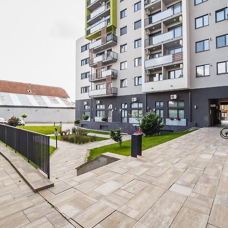Elegant & Spacious - Central Apartment Oradea Bagian luar foto