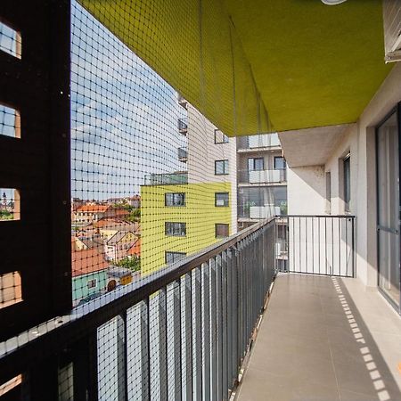 Elegant & Spacious - Central Apartment Oradea Bagian luar foto