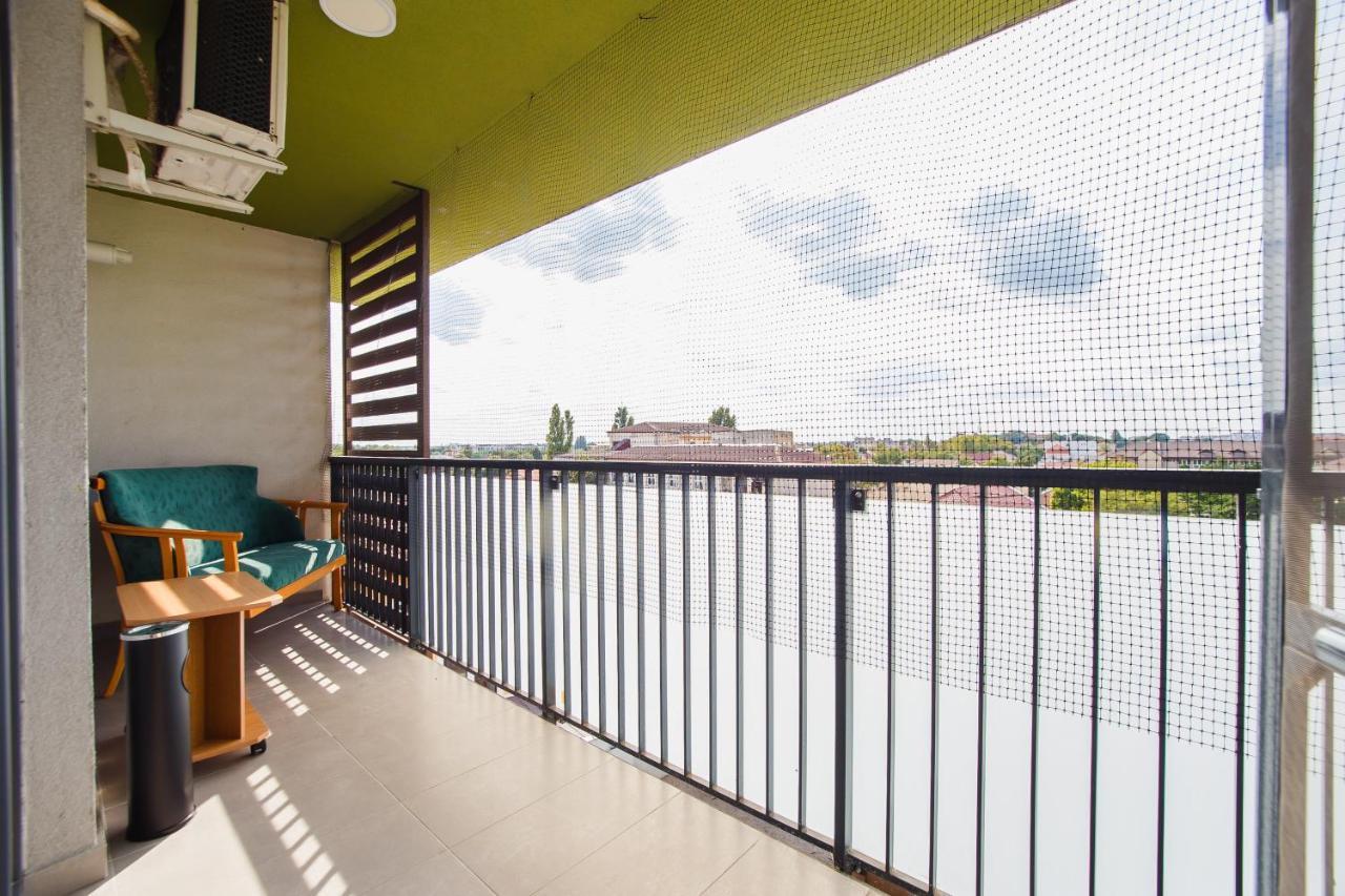 Elegant & Spacious - Central Apartment Oradea Bagian luar foto