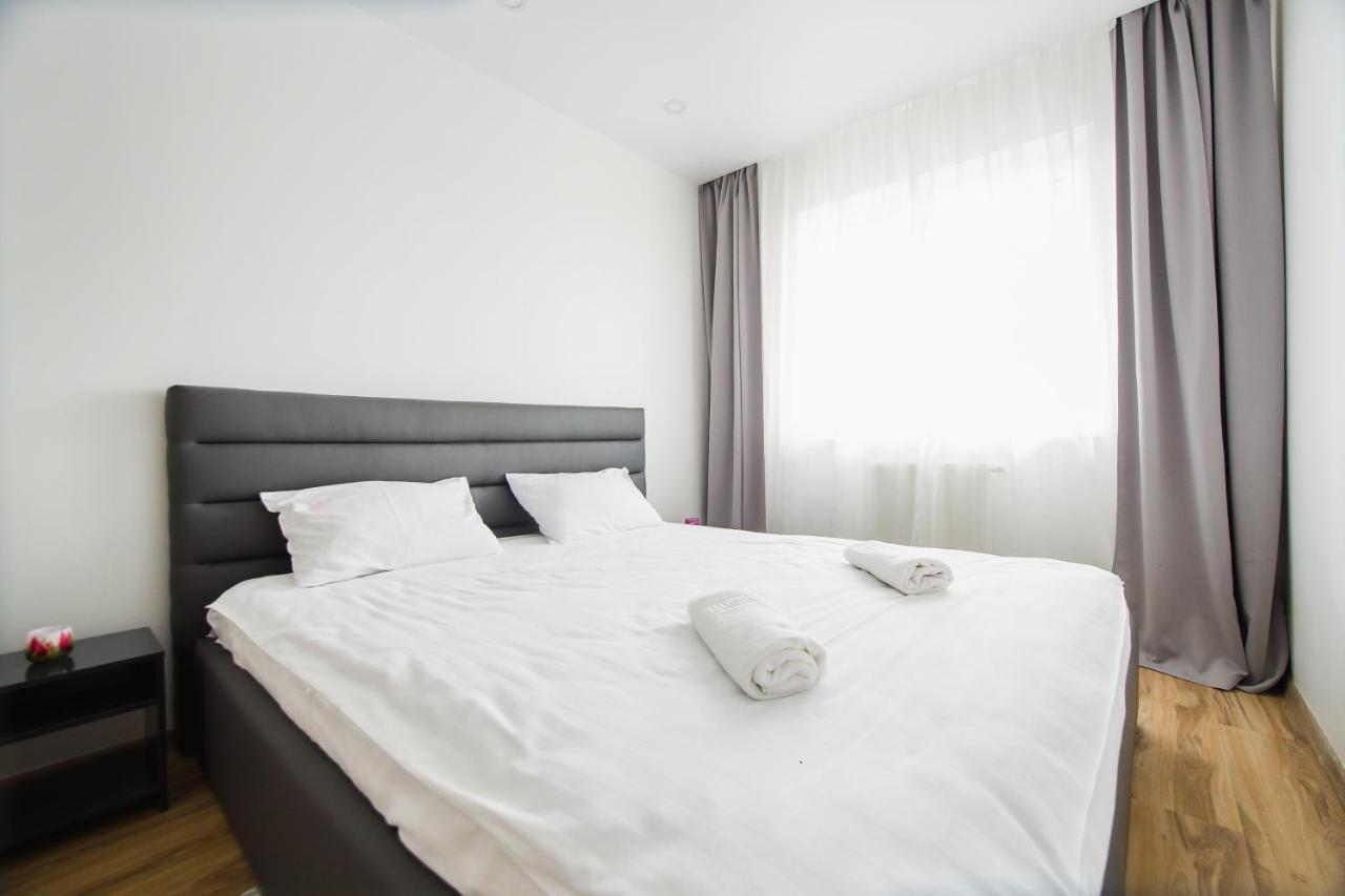Elegant & Spacious - Central Apartment Oradea Bagian luar foto