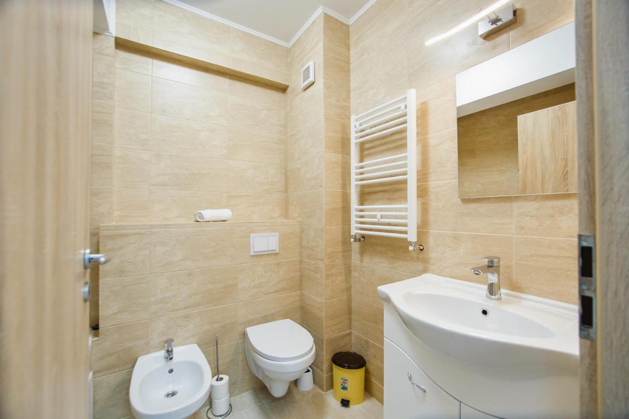 Elegant & Spacious - Central Apartment Oradea Bagian luar foto
