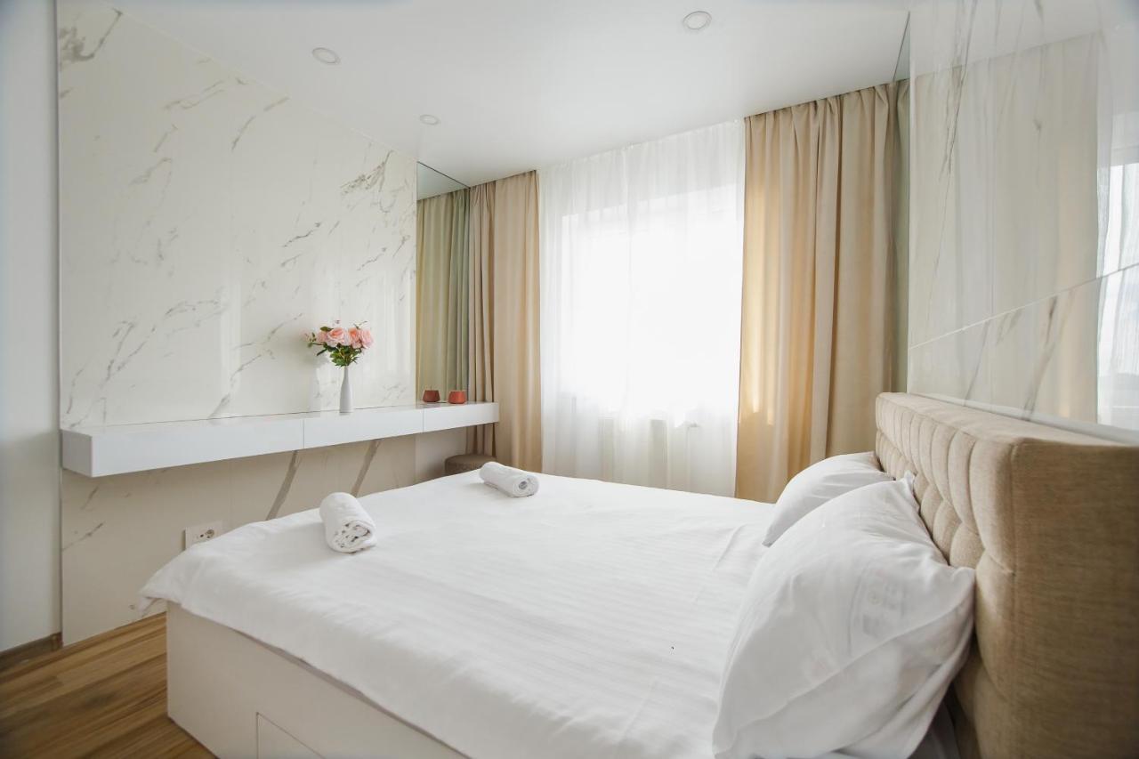 Elegant & Spacious - Central Apartment Oradea Bagian luar foto