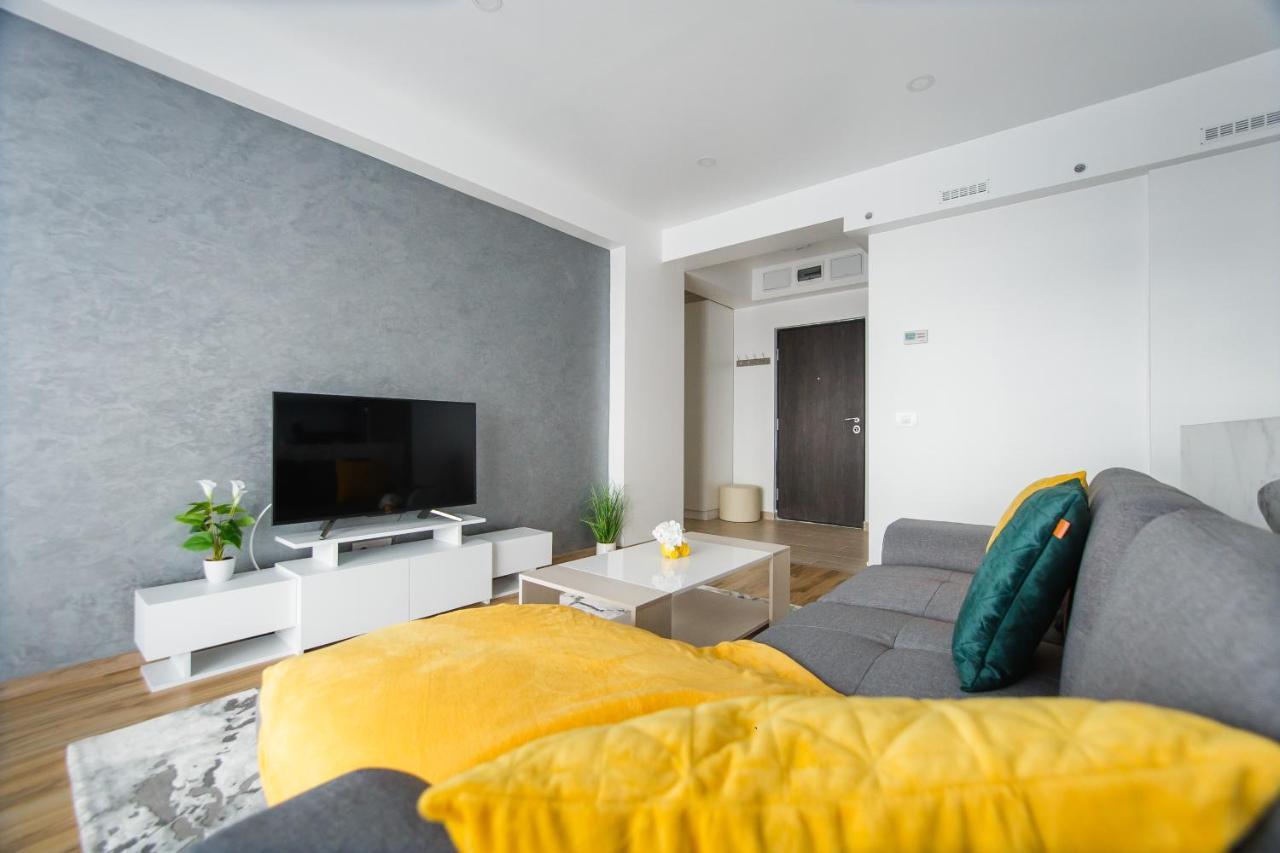 Elegant & Spacious - Central Apartment Oradea Bagian luar foto