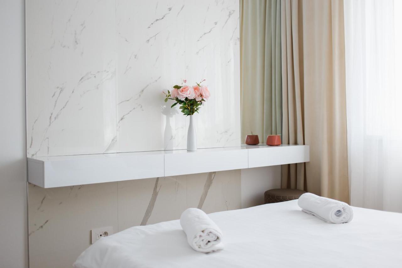 Elegant & Spacious - Central Apartment Oradea Bagian luar foto